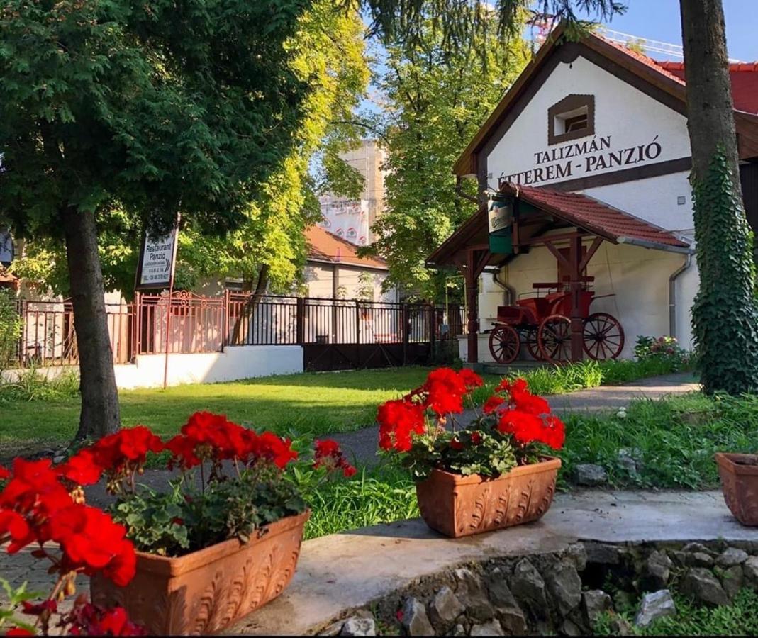 Hotel Talizman Etterem Panzio Miskolc Exterior foto